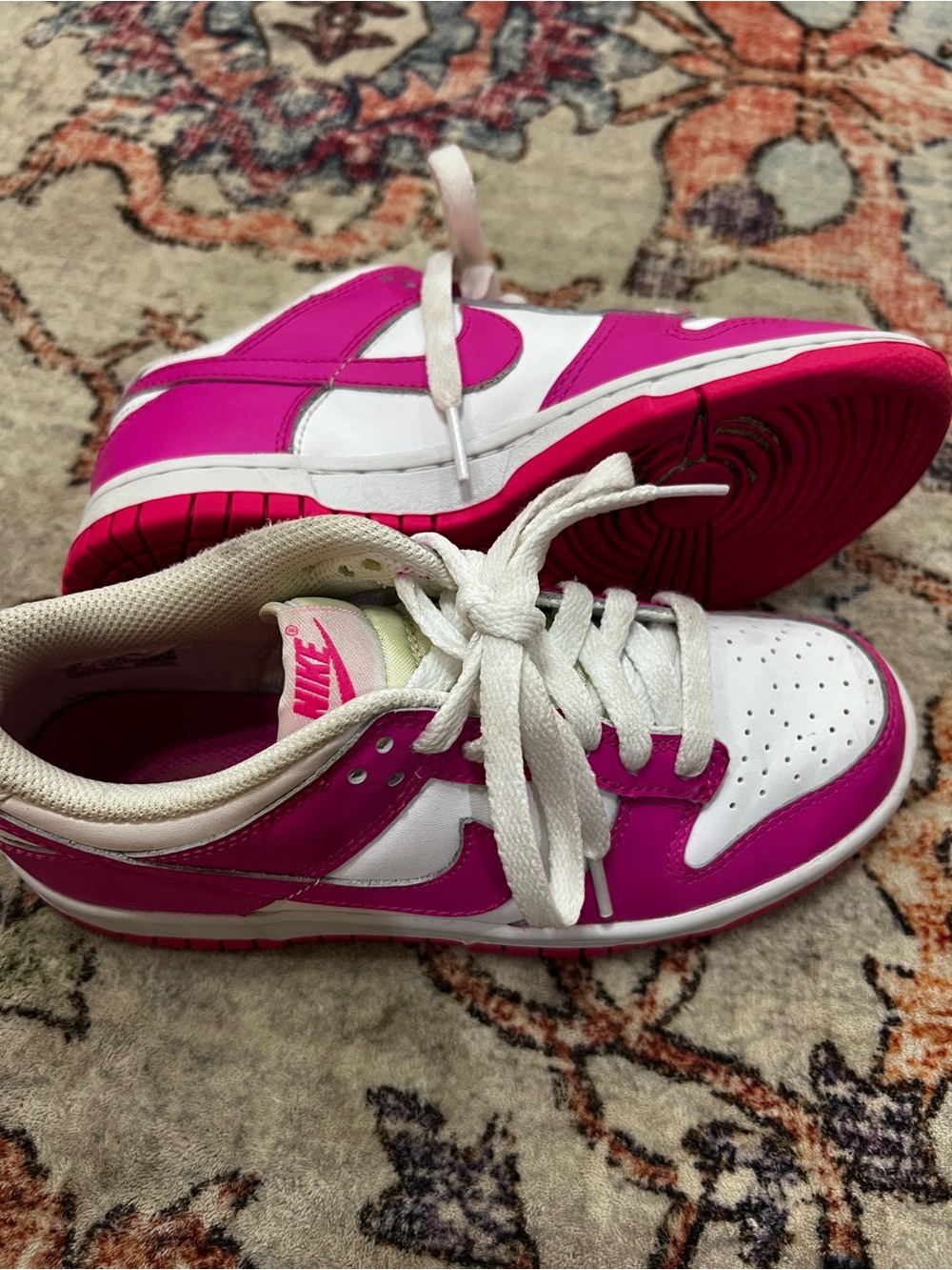 Nike Kids Low-Top Sneakers - White & Hot Pink